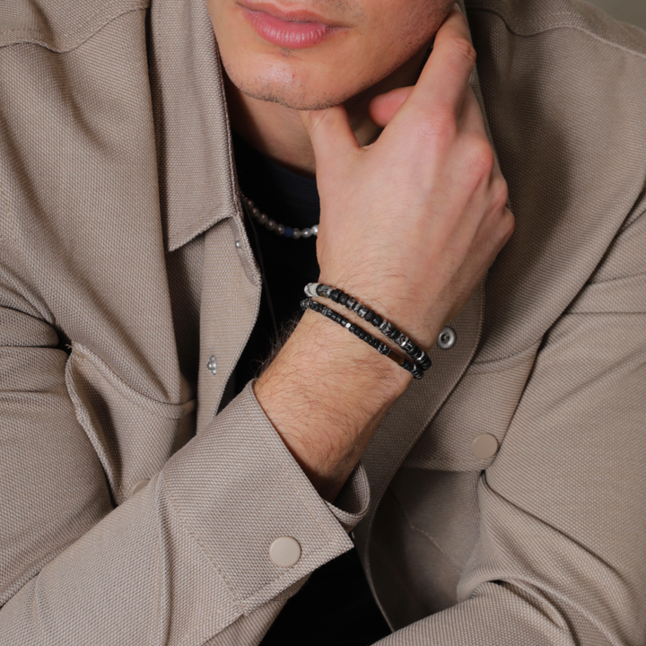 Evolution - Slim bracelet with black pearls