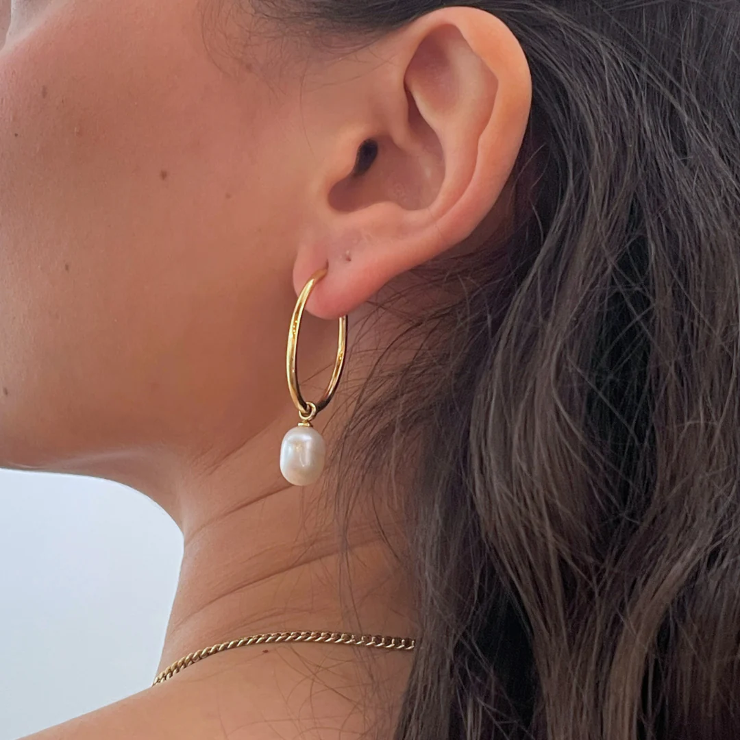 Pearly earrings