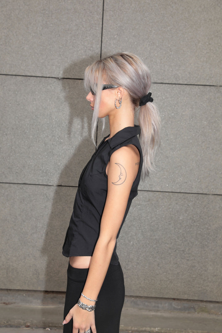 Xenia & Lisa x Sistie - Sort figursyet vest