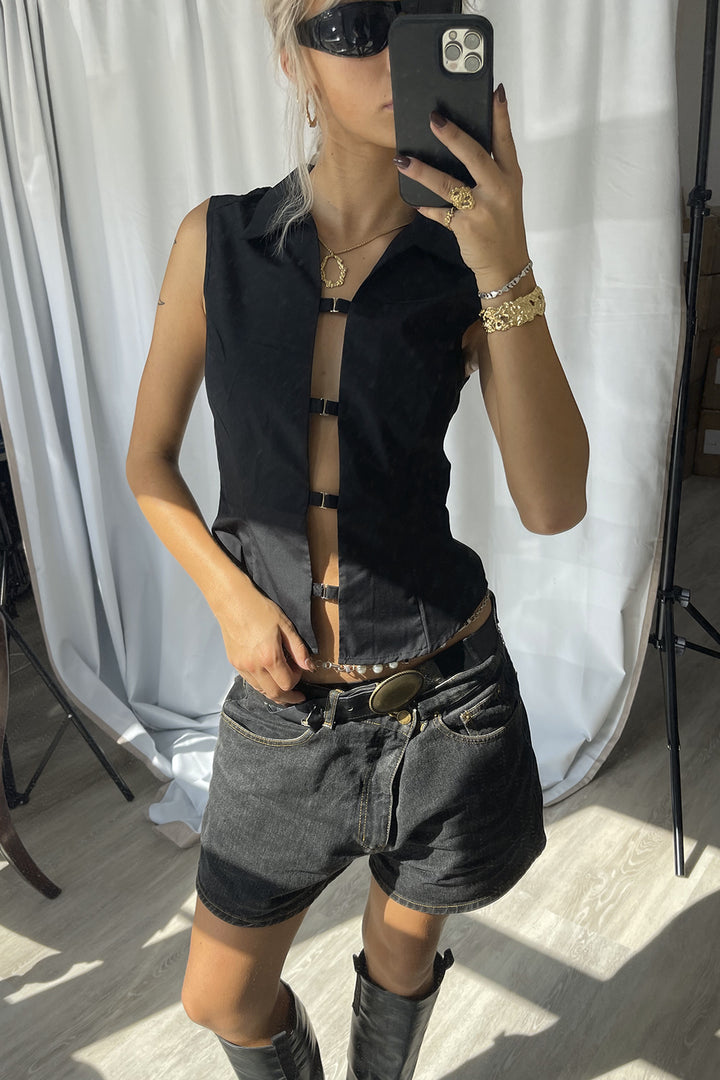 Xenia & Lisa x Sistie - Sort figursyet vest