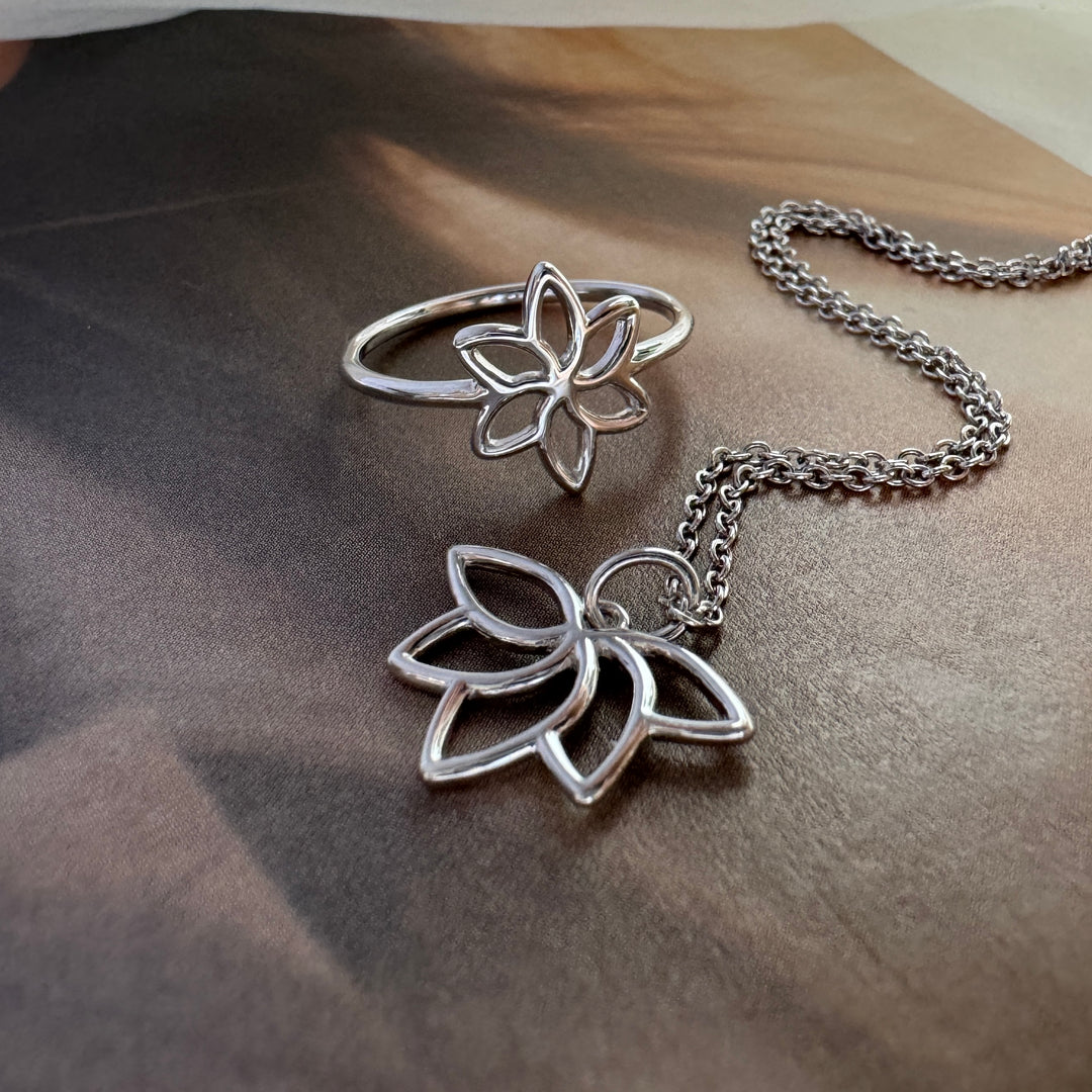 Nigella - Chain with pendant Silver